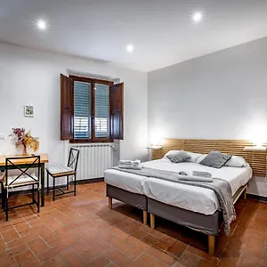 Roommo Via Dei Pilastri Ambra Apartment